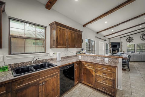 Fully stocked kitchen – just bring the groceries.