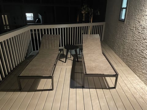 Peaceful private deck for moon gazing while listening to the waves