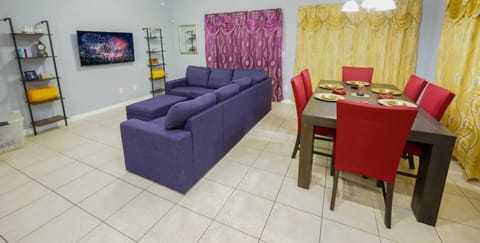 Dinner here is never second best! Table seating for 6 and closely located to the living room to include everyone in a meal.