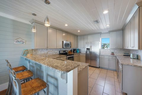 Driftwood Oasis - Adorable Vacation Rental Townhome Condo with Ocean Views from Balcony and Community Pool in Miramar Beach, Florida - Bliss Beach Rentals