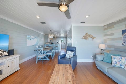 Driftwood Oasis - Adorable Vacation Rental Townhome Condo with Ocean Views from Balcony and Community Pool in Miramar Beach, Florida - Bliss Beach Rentals