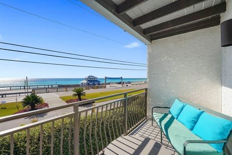 Driftwood Oasis - Adorable Vacation Rental Townhome Condo with Ocean Views from Balcony and Community Pool in Miramar Beach, Florida - Bliss Beach Rentals