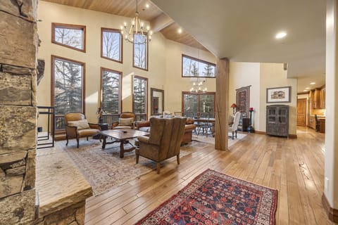 Main floor living room: Smart TV, gas fireplace, radiant heating, mountain views