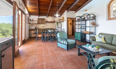 ClickSardegna Villa Julia ad Alghero, vista mare per 6 persone con piscina 