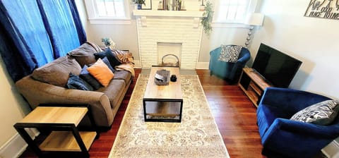 Living Room-
Smart TV
Reading Materials
Games
Wifi
