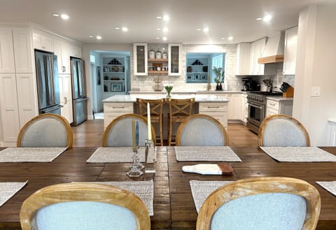 Chef’s Kitchen/Dining