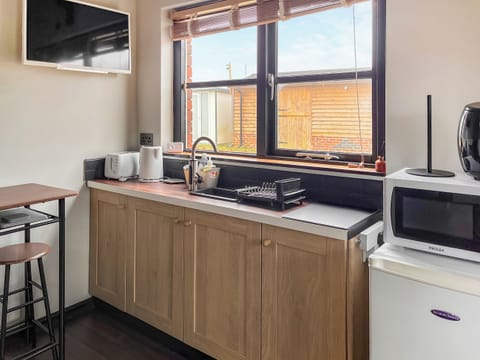 Kitchenette | The Weighbridge, Clifton, near Newark