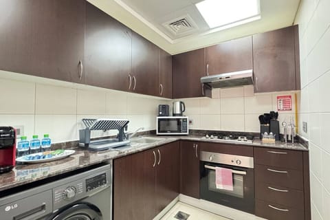 Cook in style: This modern kitchen combines elegance with top-tier functionality.