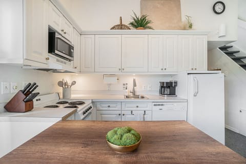 Enjoy a fresh cup of coffee or a home-cooked meal. We've got what you need!