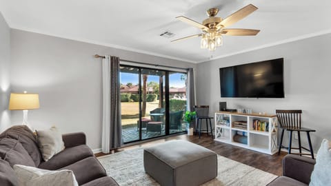 Beachwalk 18E - Living Area
