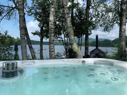Outdoor spa tub