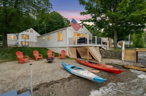 Welcome to your next Vacation! 2 homes, walk into clean beach, 2 docks, 4 Kayaks