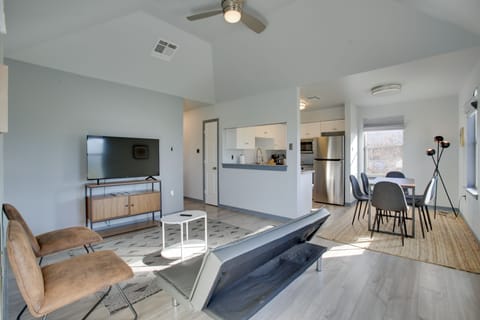 New Orleans Vacation Rental | 3BR | 2BA | 800 Sq Ft | Stairs Required