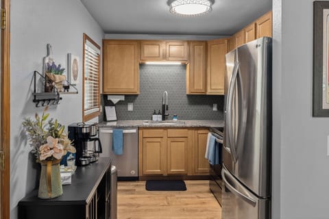 Fully stocked kitchen!