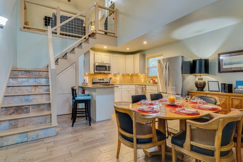 Dining Area & Kitchen | 1st Floor | Dishwasher | Coffee Maker | Crockpot