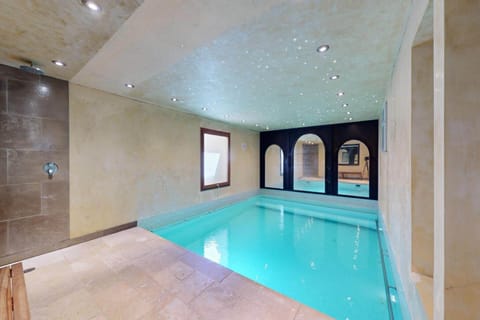 Holiday Home Swimming Pool