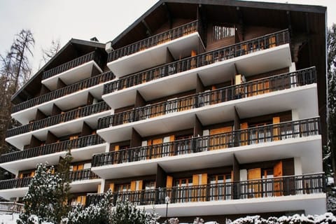 Holiday Home Exterior [winter]