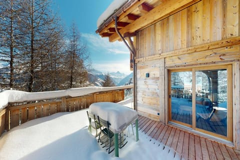Holiday Home Exterior [winter]