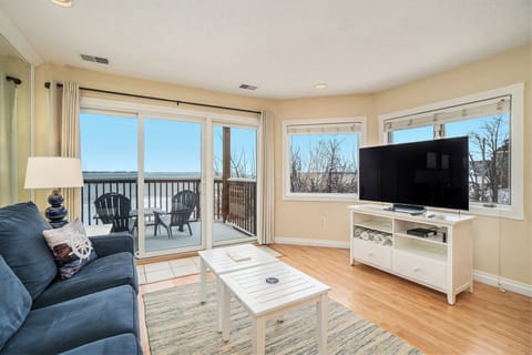 Spacious Living Room! 