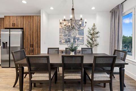 House 1 - Dining Area