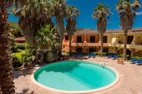 Holiday Home Swimming Pool