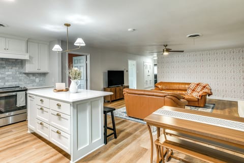 Dining Area | Dishware/Flatware | Trash Bags/Paper Towels