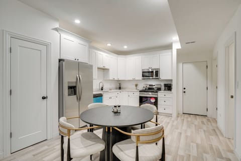 Dining Area & Kitchen | 1st Floor | Keurig K-Duo | Blender | Toaster