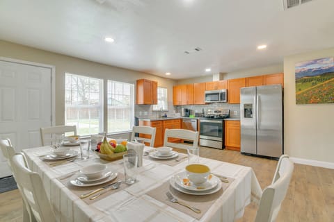 Houston Vacation Rental | 3BR | 2.5BA | 1,600 Sq Ft | Step-Free Access