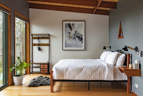 White bellied Sea eagle inspired studio