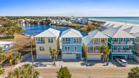 Beach House - Riviera Retreat