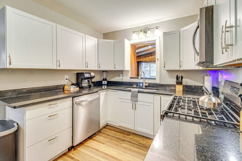 Kitchen | Dishwasher | Dual Drip/Single-Serve Coffee Maker | Cooking Basics