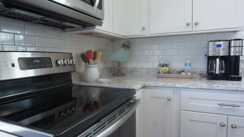 Complimentary coffee, water and snacks upon arrival 