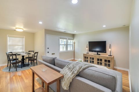 San Jose Vacation Rental | 2BR | 1BA | 2 Steps to Enter | 850 Sq Ft