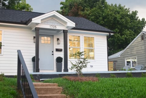 Welcome to Oakwood Oasis in downtown Raleigh!