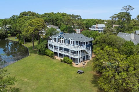 CL336: Silence of the Clams | Back Exterior