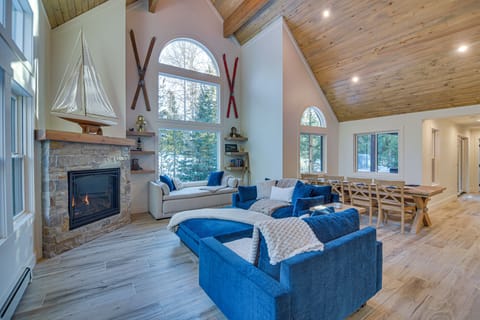 Grand Lake Vacation Rental | 4BR | 4BA | 2,266 Sq Ft | 3 Steps to Enter