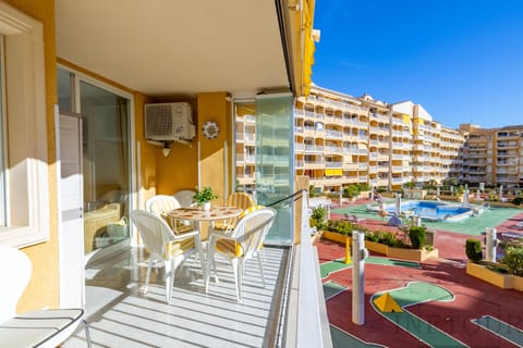 Balcony/Terrace,Pool view,Swimming pool