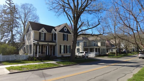 Full access to downtown, Denison, Shops, across the street from Newkerk Salon!