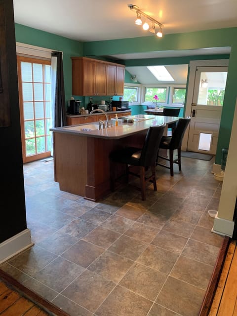 Fully Furnished Kitchen.