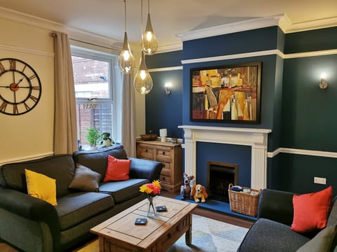 Large lounge with plenty of seating. Large TV with Firestick.