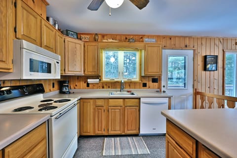 A fully equipped kitchen with modern appliances, perfect for cooking meals during your stay.