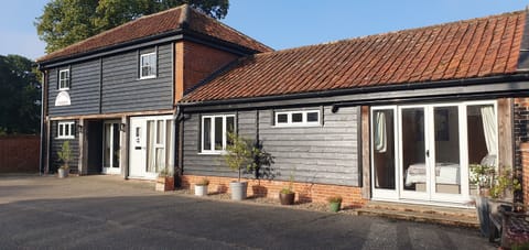 Main view of the Granary