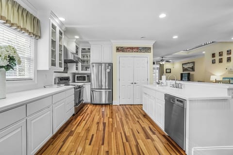 Fully equipped kitchen