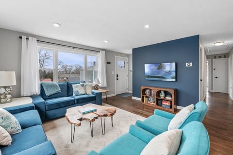 Step inside and enjoy a smart TV and board games for entertaining