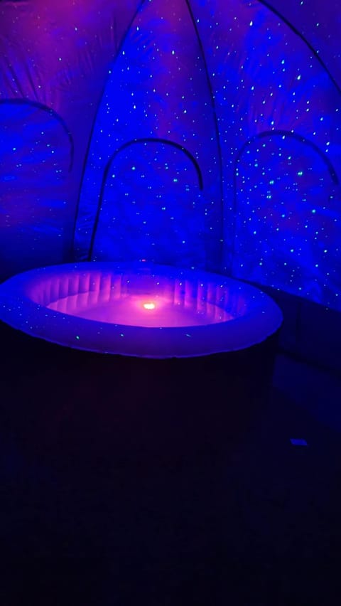 Indoor spa tub