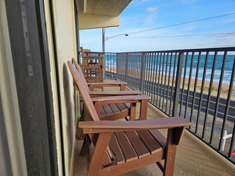 Double oceanfront balcony
