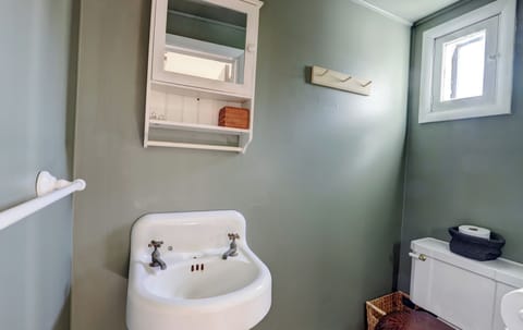 Powder room on the ground floor