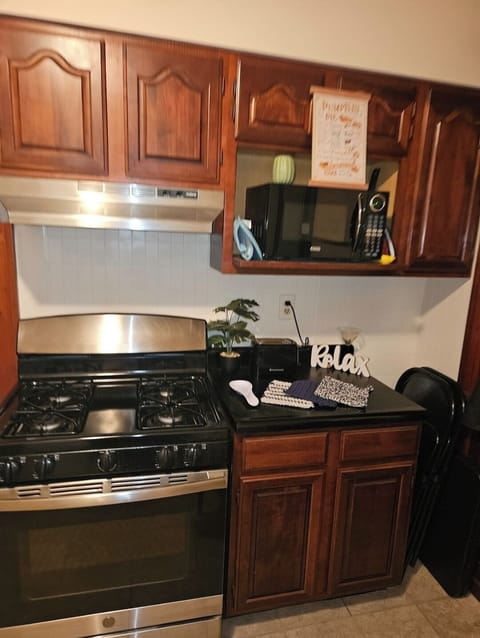 Gas stove for the best cooking, micro, variety of seasonings & usable sides too