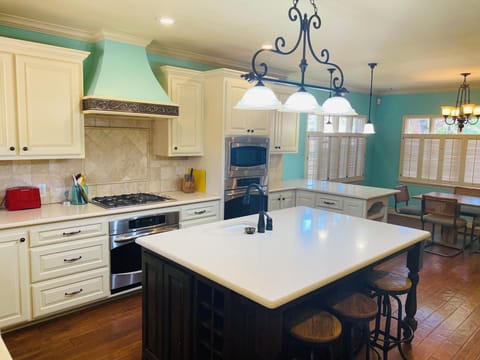 Gas stove and double ovens