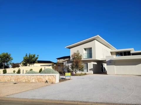 The Glass House, Port Vincent